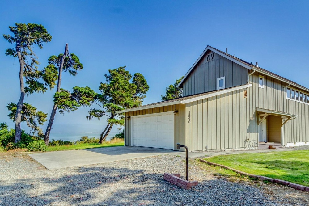 Manila Cove Majesty Main image